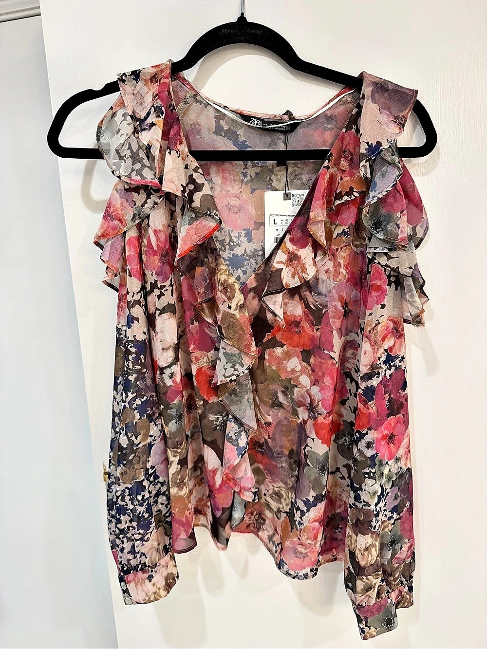 Zara Floral Ruffle Blouse in Pink Size Large NWT